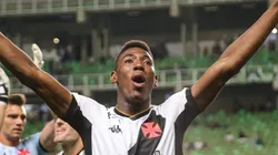Léo Pelé em ação com a camisa do Vasco.