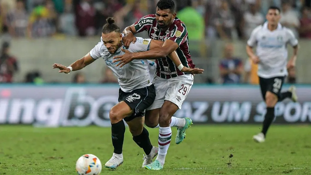 Braithwaite durante partida. Foto: Thiago Ribeiro/AGIF