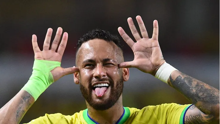 Neymar comemorando gol com a camisa 10 da Seleção Brasileira.