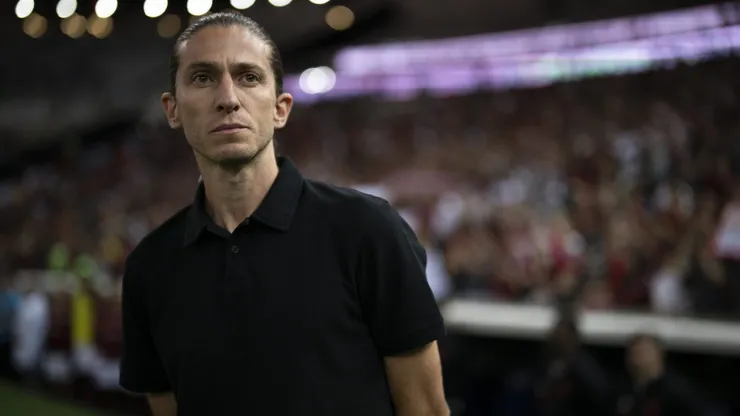 RJ - RIO DE JANEIRO - 13/11/2024 - BRASILEIRO A 2024, FLAMENGO X ATLETICO-MG - Filipe Luis tecnico do Flamengo durante partida contra o Atletico-MG no estadio Maracana pelo campeonato Brasileiro A 2024. Foto: Jorge Rodrigues/AGIF