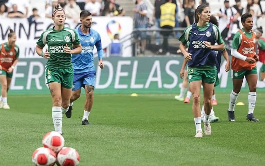 Palestrinas durante aquecimento antes da partida de ida contra o Corinthians na Neo Química Arena pelo Paulistão Feminino. Foto: Werner Flister/Palmeiras