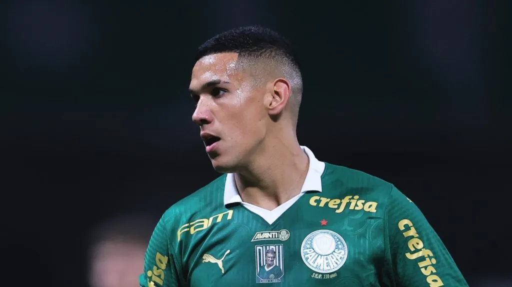 Naves quer mais minutagem na carreira e deve deixar o Palmeiras – Foto: Ettore Chiereguini/AGIF