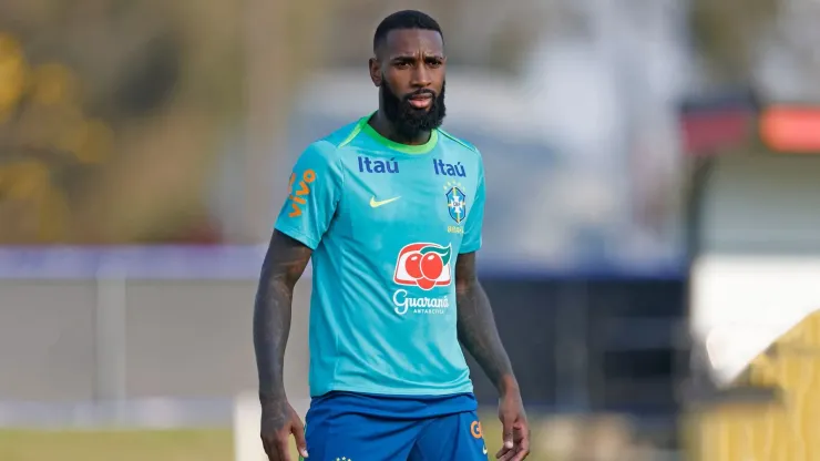 Foto: Divulgação/CBF - Gerson em ação pela Seleção Brasileira, pode ser desfalque contra Uruguai