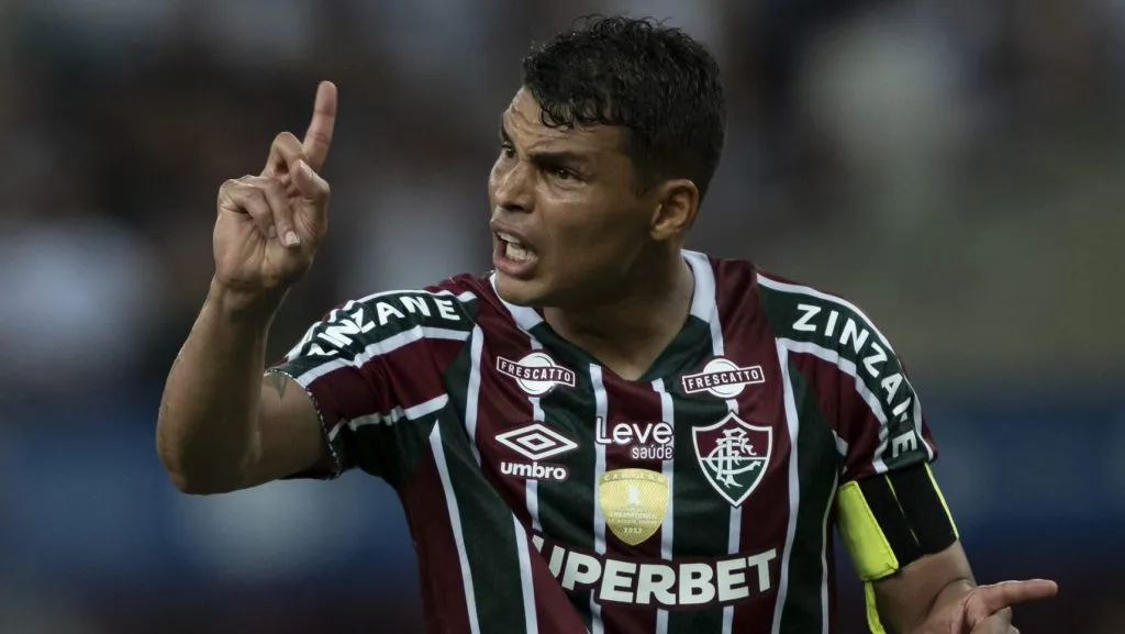 Thiago Silva reclamando. Foto: Jorge Rodrigues/AGIF