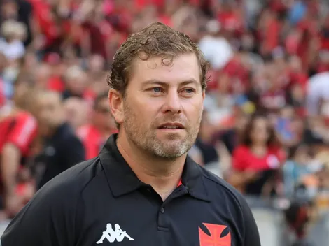 Paiva recebe informação sobre desfalques em Vasco x Inter