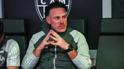 Milito não vive um momento tão confortável. Foto: Gilson Lobo/AGIF.