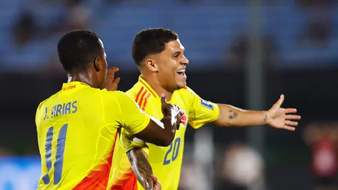 Quintero comemorando o gol marcado.