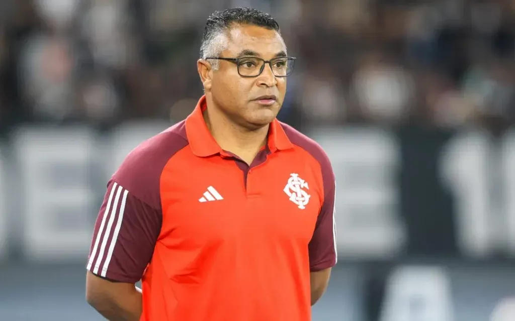 Roger Machado comanda Internacional em jogo do Brasileiro
