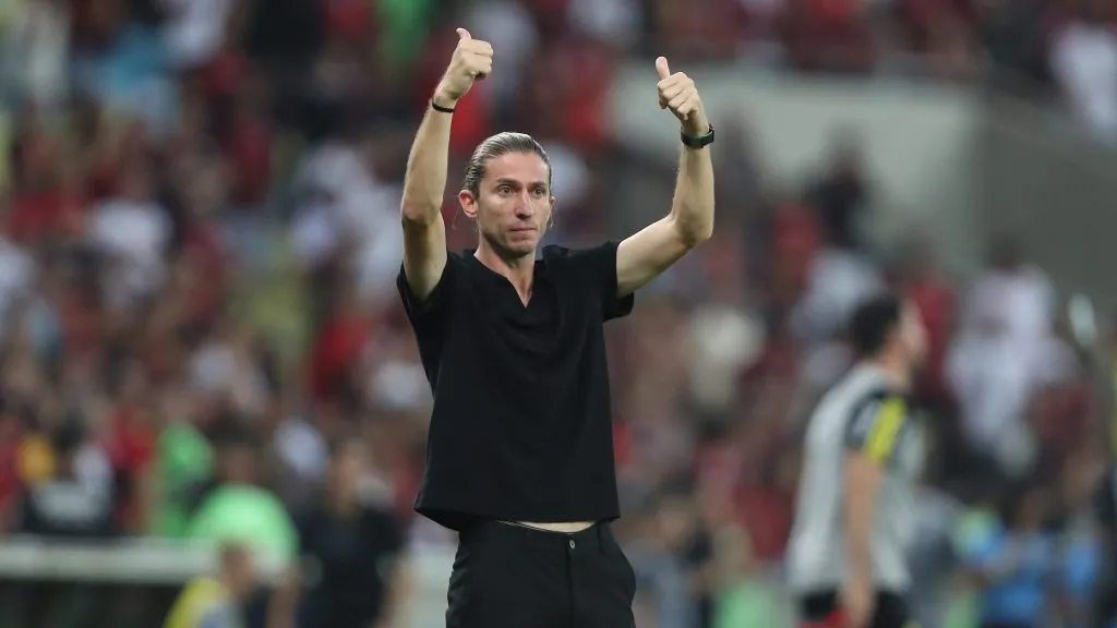 Filipe Luís pode contar com reforço para o ataque flamenguista. Photo by Wagner Meier/Getty Images