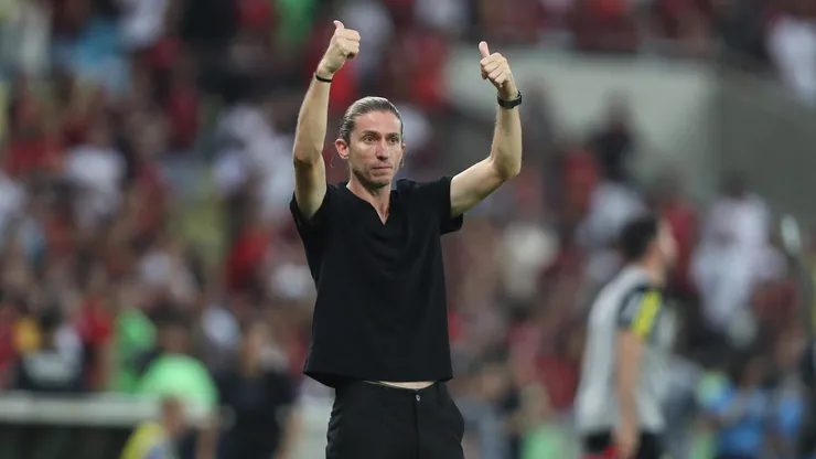 Filipe Luís pode contar com reforço para o ataque flamenguista. Photo by Wagner Meier/Getty Images