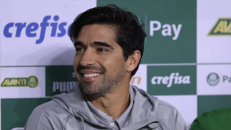 Abel Ferreira, treinador do Palmeiras, em ação pelo Brasileirão