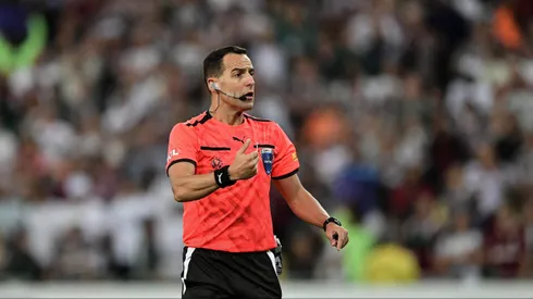 Esteban Ostojich em partida do Fluminense, pela Libertadores