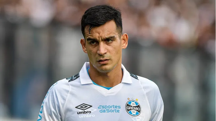 Cristaldo segue como jogador do Grêmio - Foto: Thiago Ribeiro/AGIF.