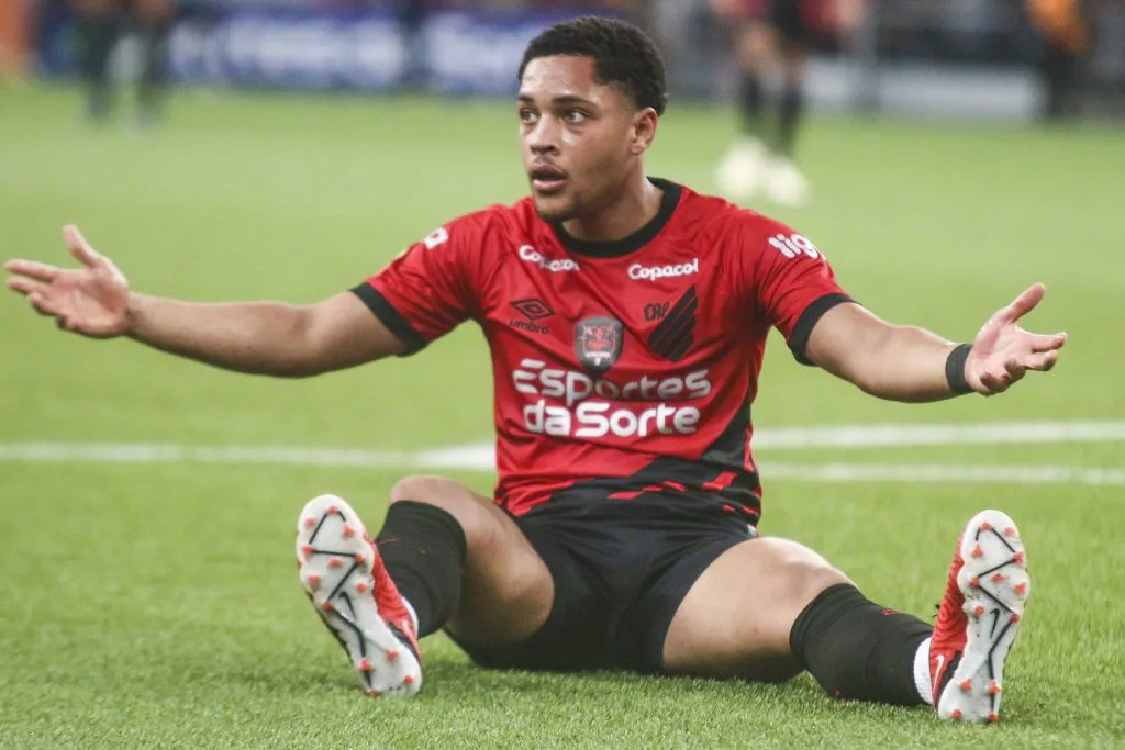 Foto: Gabriel Machado/AGIF – Vitor Roque não é o nome mais próximo do Flamengo