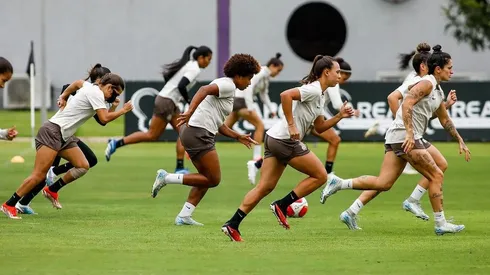 Brabas do Corinthians, treinam intensamente para o duelo contra as Palestrinas na sexta-feira pelo Campeonato Paulista Feminino