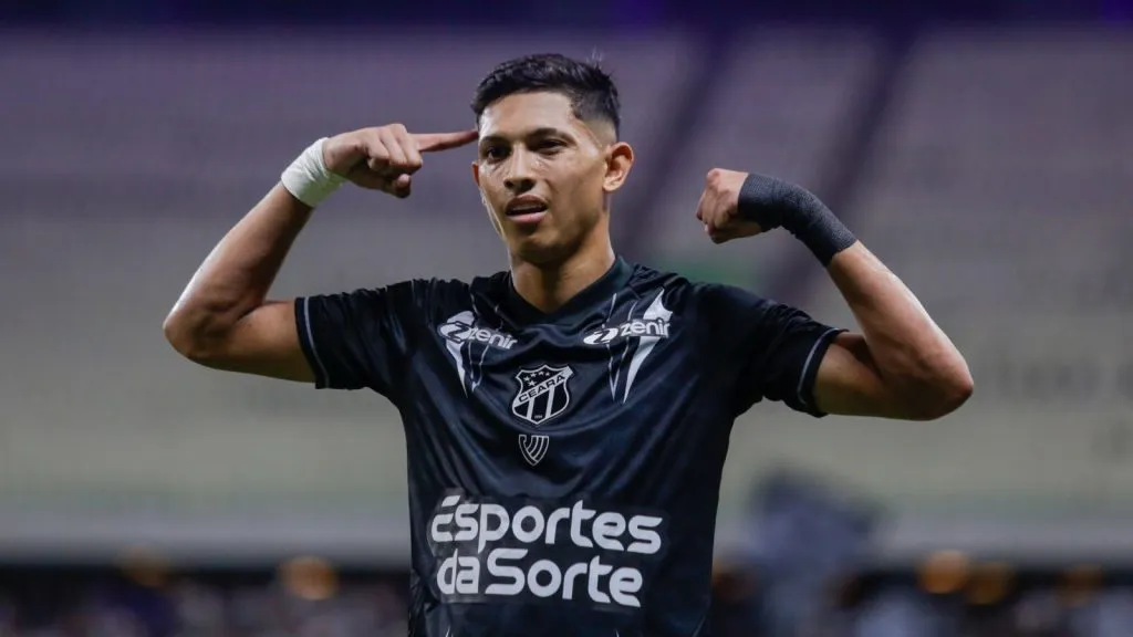 Erick Pulga em jogo pelo Ceará na Série B