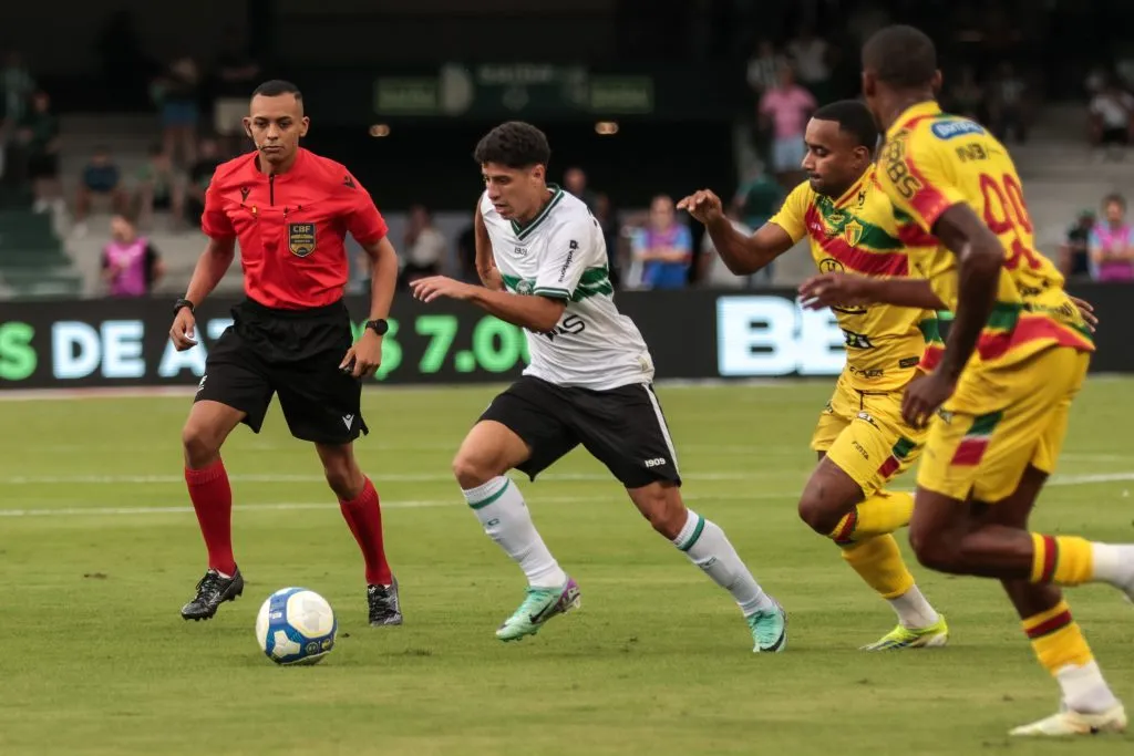 Yago Ferreira retorna ao Fluminense para reforçar o meio-campo em 2025.. Foto: Robson Mafra/AGIF
