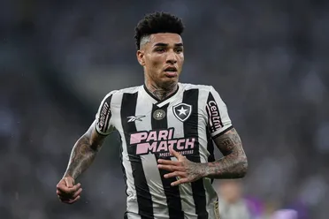 RJ – RIO DE JANEIRO – 18/10/2024 – BRASILEIRO A 2024, BOTAFOGO X CRICIUMA – Igor Jesus jogador do Botafogo durante partida contra o Criciuma no estadio Maracana pelo campeonato Brasileiro A 2024. Foto: Thiago Ribeiro/AGIF