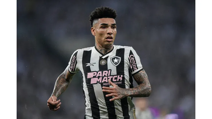 RJ - RIO DE JANEIRO - 18/10/2024 - BRASILEIRO A 2024, BOTAFOGO X CRICIUMA - Igor Jesus jogador do Botafogo durante partida contra o Criciuma no estadio Maracana pelo campeonato Brasileiro A 2024. Foto: Thiago Ribeiro/AGIF