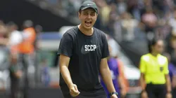 Lucas Piccinato, treinador do Corinthians orienta elenco no pré-jogo antes do duelo contra o São Paulo no Paulistão Feminino