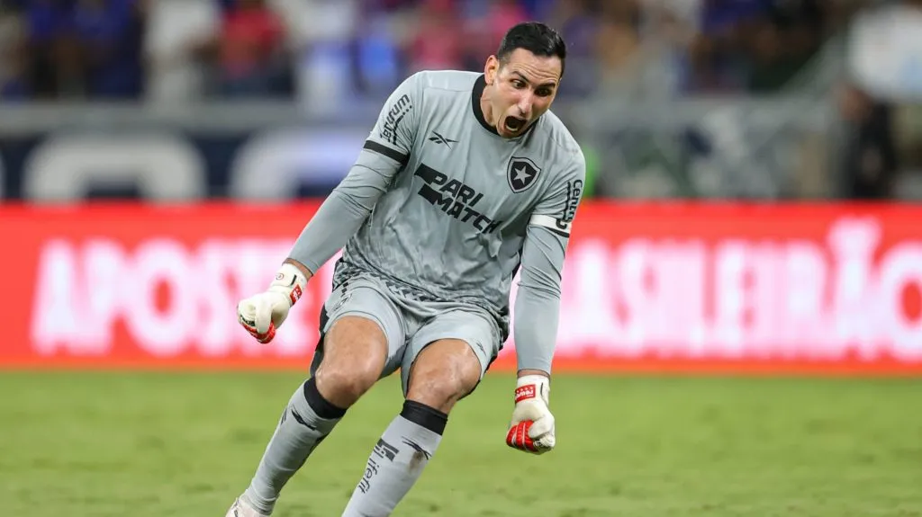 O goleiro Gatito é um dos que podem ficar – Foto: Gilson Lobo/AGIF