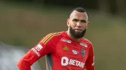 Éverson em ação durante o treinamento de ontem (12). Foto: Pedro Souza / Atlético