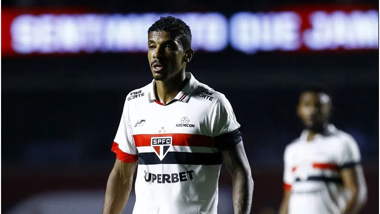 Luiz Gustavo vai ficar ou não? São Paulo tem novo cenário exposto