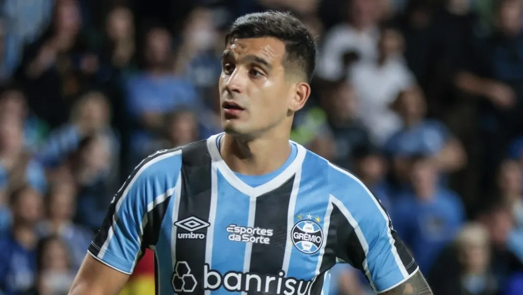 Cristaldo durante partida. Foto: Robson Mafra/AGIF