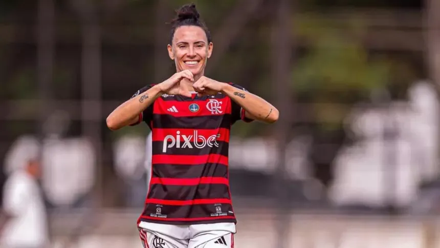 Jucinara, jogadora do Flamengo comemora vitória sobre o Botafogo no Carioca Feminino que disputará a final com o Fluminense. Foto: Foto: Paula Reis/Flamengo