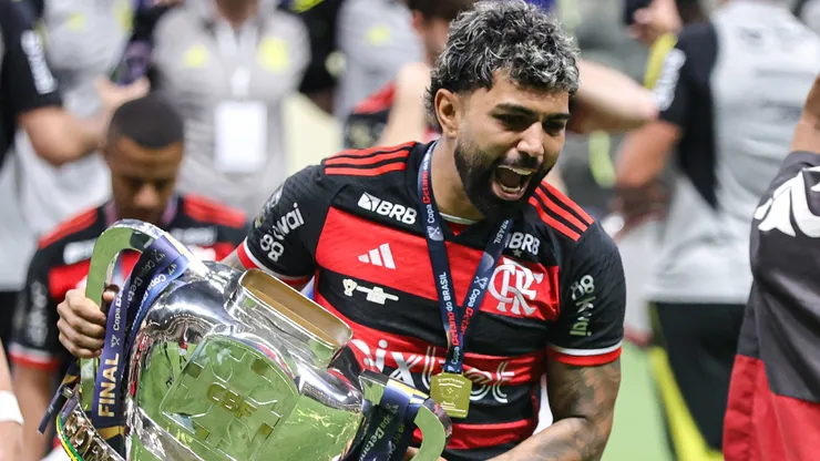 Situação do atacante com o clube segue complicada.