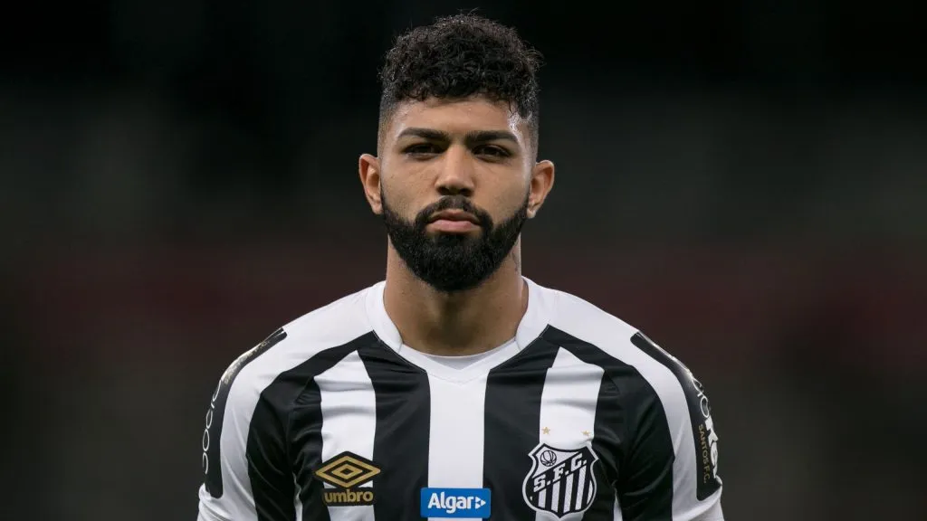 Gabigol com a camisa do Santos, em 2018