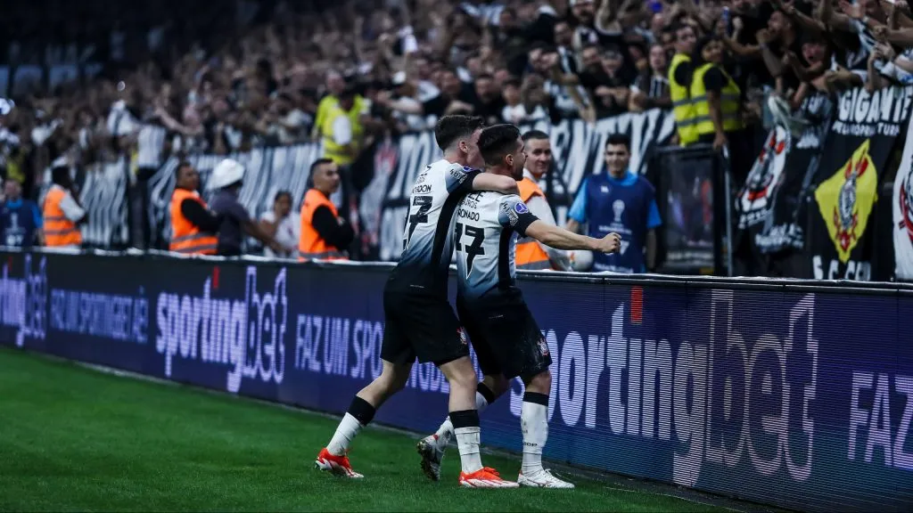Corinthians na Neo Química Arena. Foto: Marco Miatelo/AGIF