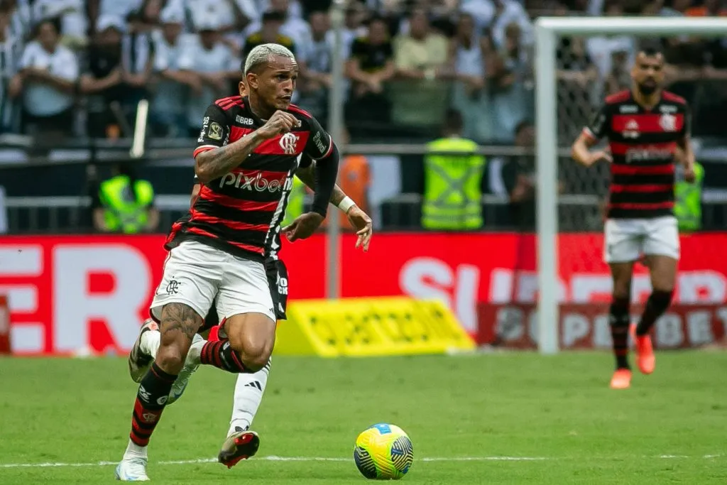 Wesley vem sendo um dos grandes nomes de Filipe Luís no Flamengo. Foto: Fernando Moreno/AGIF