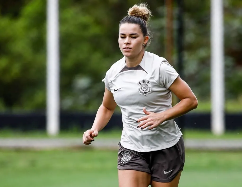 Tamires, do Corinthians, realiza seu primeiro treino de corrida no CT do Corinthians após cirurgia e fisioterapia.                Foto: Rodrigo Gazzanel/Corinthians