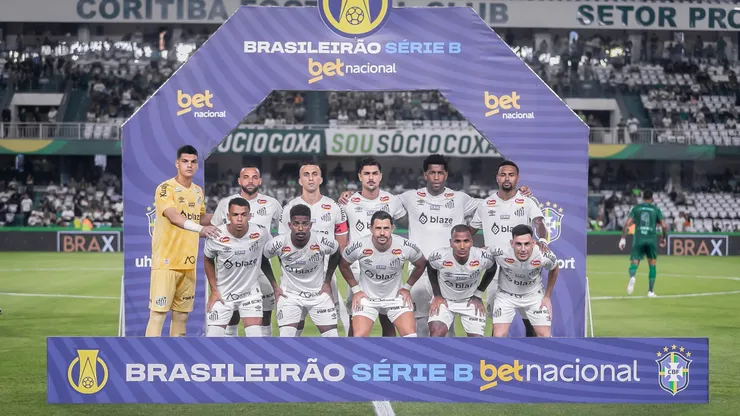 Atletas do Santos na partida com o Coritiba