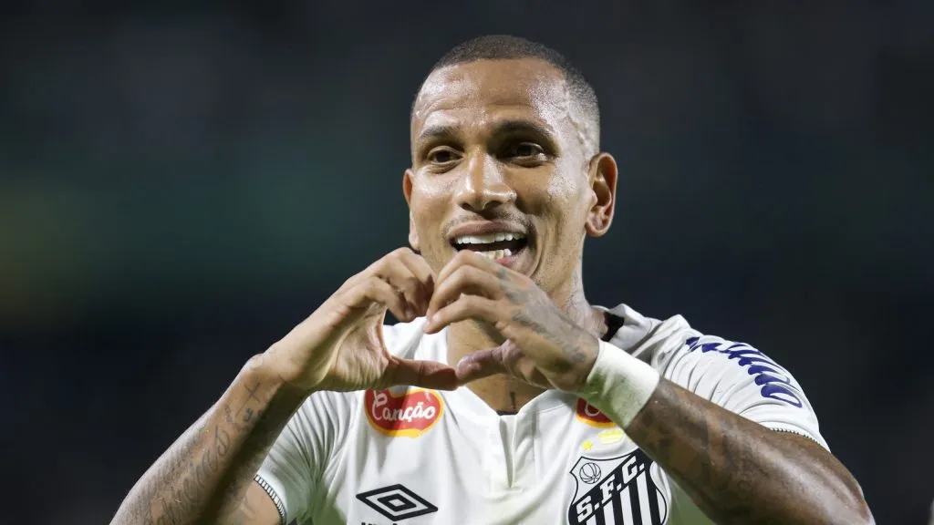 Renovação de Otero tem assinatura garantida no Santos pela torcida