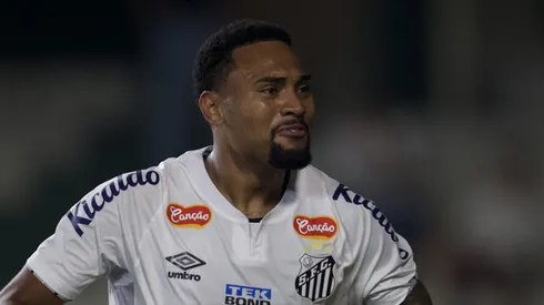 Wendel Silva, atacante do Santos comemora gol contra o Coritiba