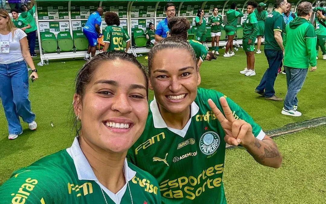 Poliana e Brena do Palmeiras comemoram classificação da equipe na final do Paulistão Feminino, no Allianz Parque.  Foto: Fabio Menotti /Palmeiras