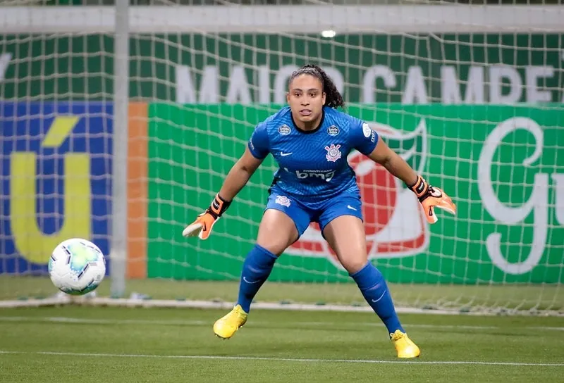 Goleira Lelê durante o aquecimento antes da partida pela semifinal contra o São Paulo pelo Paulistão Feminino, na Arena Neo Química.  Foto: Rodrigo Coca/Ag. Corinthians.