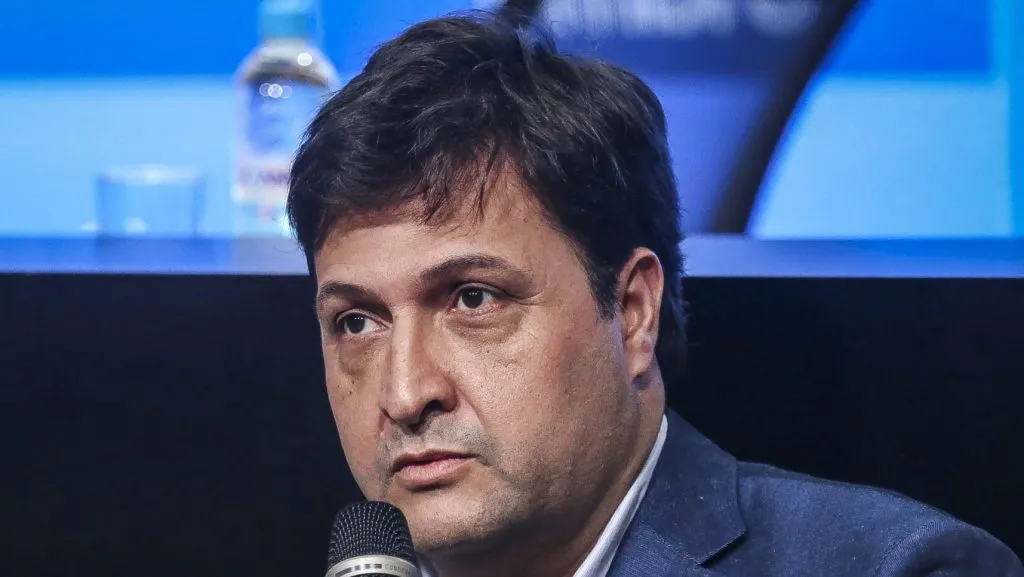 Foto: Fernando Alves/AGIF – Alberto Guerra fez contato com Adenor Bachi, ex-Flamengo e Seleção Brasileira.