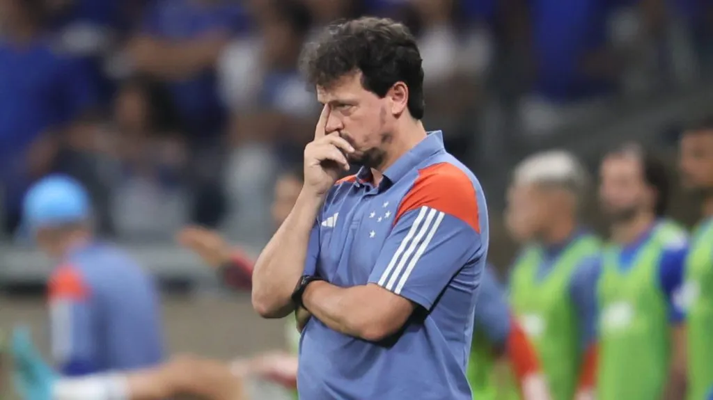 Fernando Diniz busca montar uma equipe competitiva – Foto: Gilson Lobo/AGIF