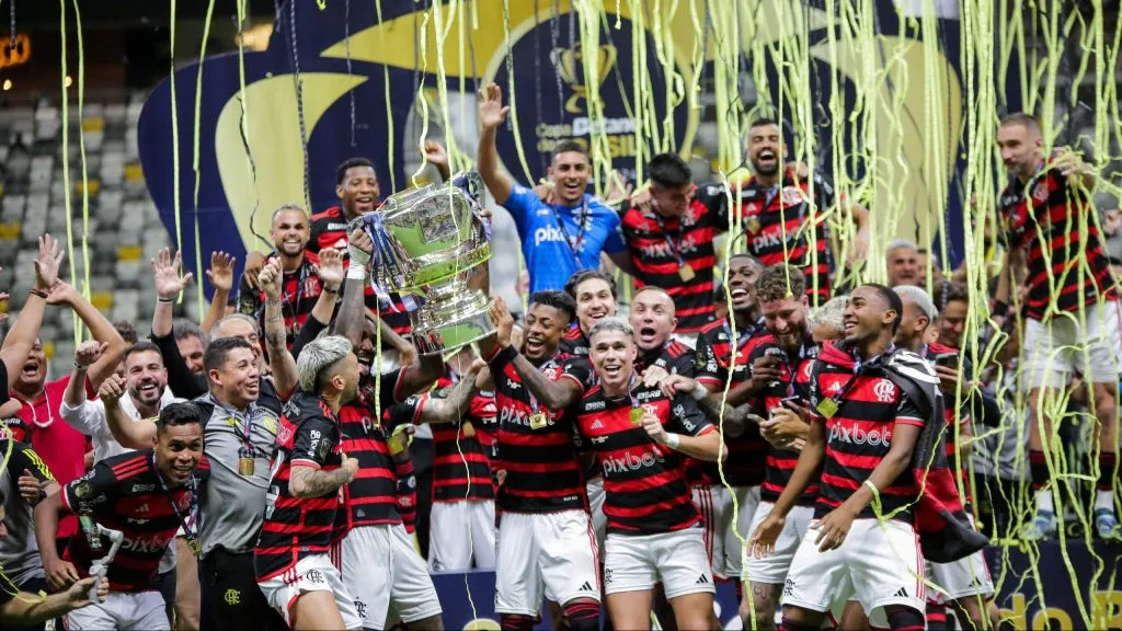 Jogadores comemorando. Foto: Allan Calisto/Fotoarena/IMAGO