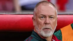 Mano Menezes, técnico do Fluminense, acompanha partida da sua equipe - Foto: Maxi Franzoi/AGIF