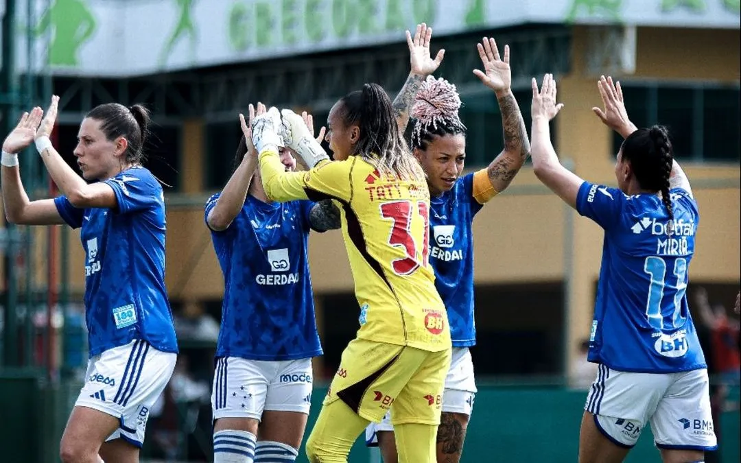 Cabulosas, comemoram goleada de 6 a 0 sobre o Nacional no jogo de ida da semifinal do Campeonato Mineiro. Foto: Gustavo Martins/Cruzeiro