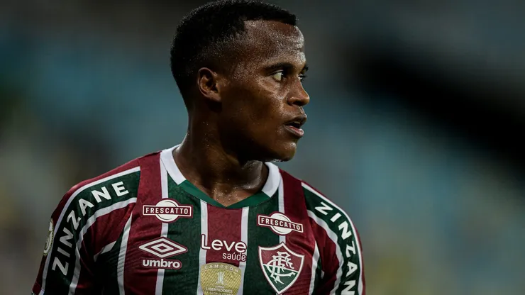 Dirigente do Cruzeiro comenta interesse em Arias, do Fluminense