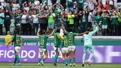 Kate Tapia, goleira do Palmeiras comemora classificação no Allianz Parque com as companheiras de elenco em jogo contra a Ferroviária pelo Paulistão Feminino 2024