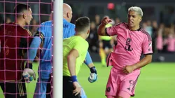 Luis Suárez, ex-Grêmio, se mete em confusão com Messi em derrota na MLS