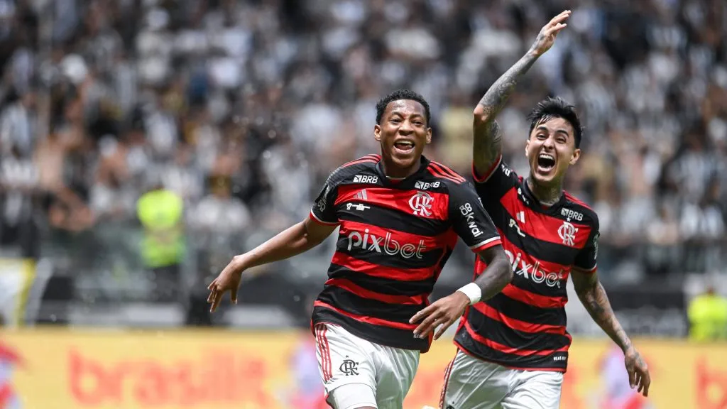 Gonzalo Plata e Erick Pulgar comemoram gol do Flamengo na final da Copa do Brasil 2024. Foto: Nayra Halm/Fotoarena