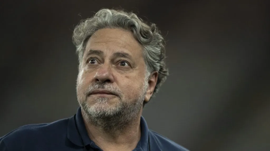 Foto: Jorge Rodrigues/AGIF – Casares sonha com o retorno do meio-campista, mas contratação é muito difícil.