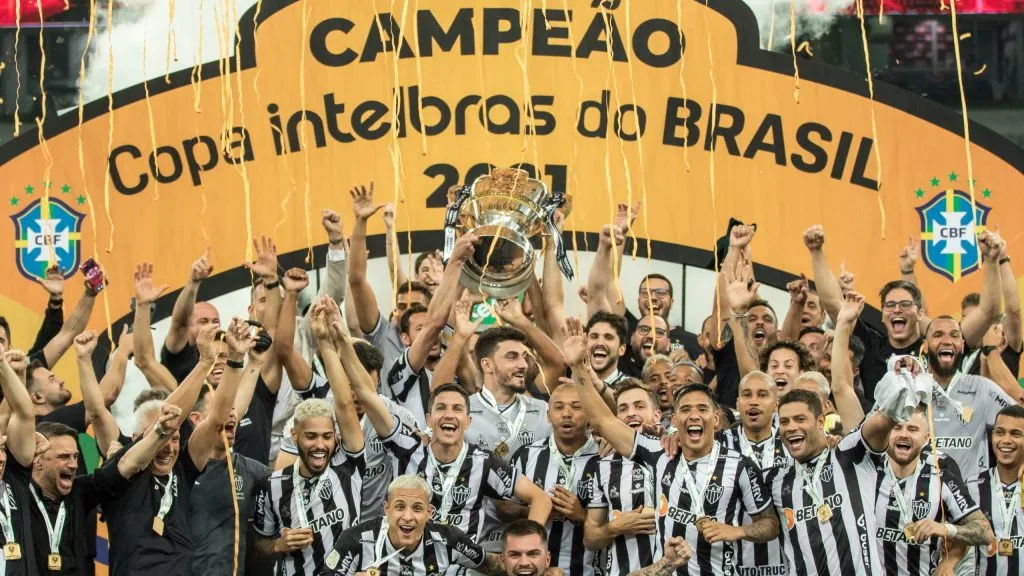 Jogadores do Atlético-MG comemoram titulo de campeão após partida contra o Athletico-PR pela decisão da Copa do Brasil 2021.